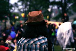 中年女同学自留地|与鲜肉弟弟相恋,见准婆婆才发现她是我高中同学,网友:是惊吓不是惊喜