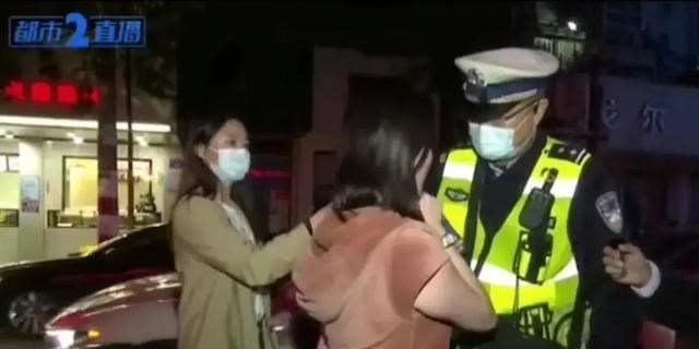 豪车女子醉驾吹气66次不配合,叫嚣认识交警局长被抓获