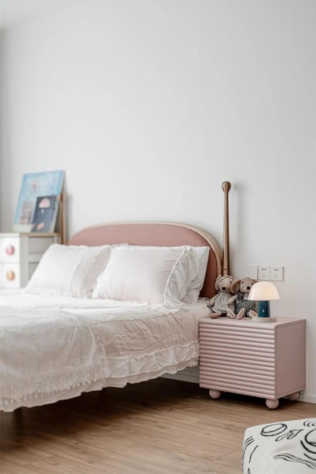 210㎡简约大平层，淡雅温馨、绿植装饰，生活文艺舒适