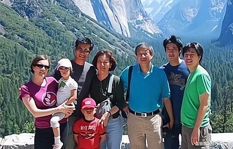 王力宏|P全家福、女儿生辰成谜，被疑婚变的他终于“装”不下去了？