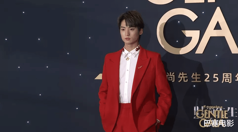 胡可|2022开年红毯：张雨绮变脸认不出，吴谨言好怪，郭采洁收了神通吧