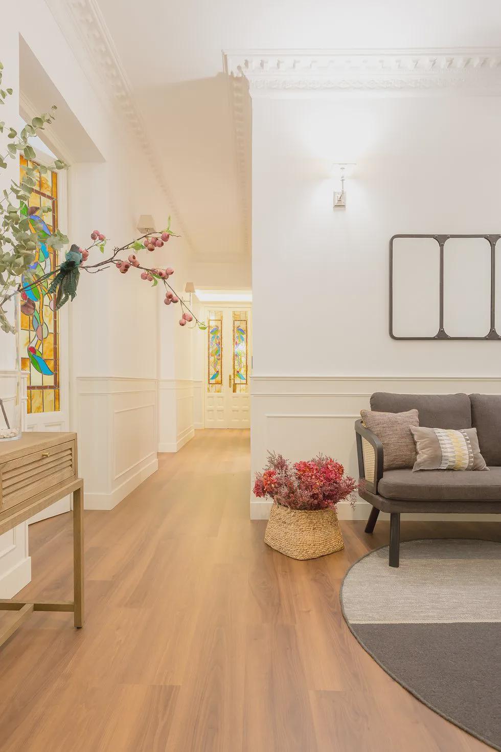 |一眼钟情这套142平,走道门洞拓宽成双开,回家都有仪式感了