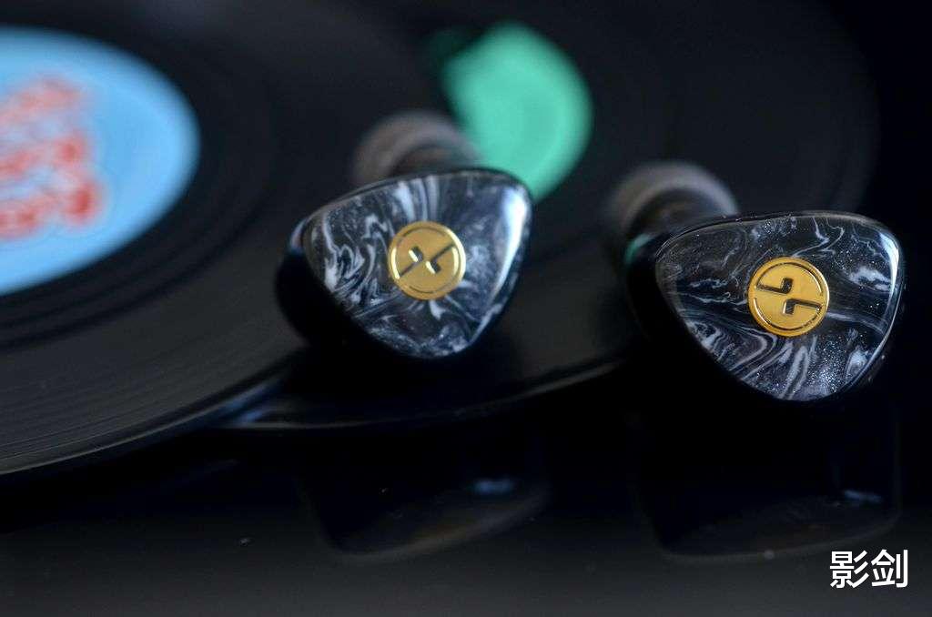 |2022年遇到的第一條聲音水準遠超定價的耳塞 TinHiFi T3 Plus