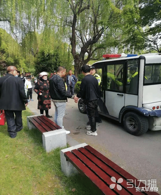 资讯早播报 正能量！苏州吴中城南街道澹台湖公园管理处勇保安救下落水少女