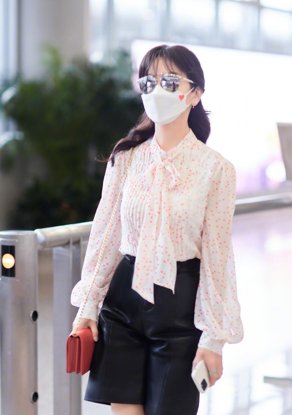 清娱吧|中年女人穿上这条裤子好时髦，薛佳凝宁静都喜欢，你不想试试吗？