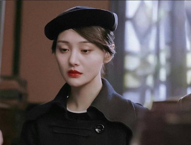 郑爽|郑爽再度传来好消息，粉丝控评欢呼正能量，结果很讽刺