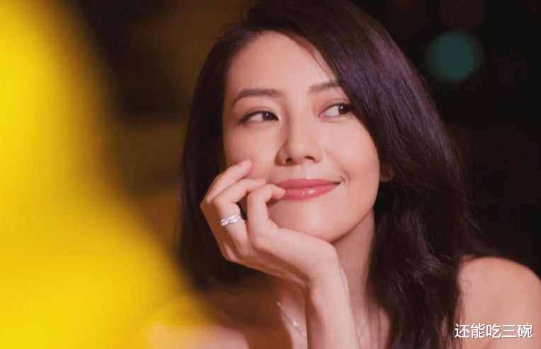 超清壁纸|高圆圆在学生时期有多美？班主任：至少有10多个男生都在追她