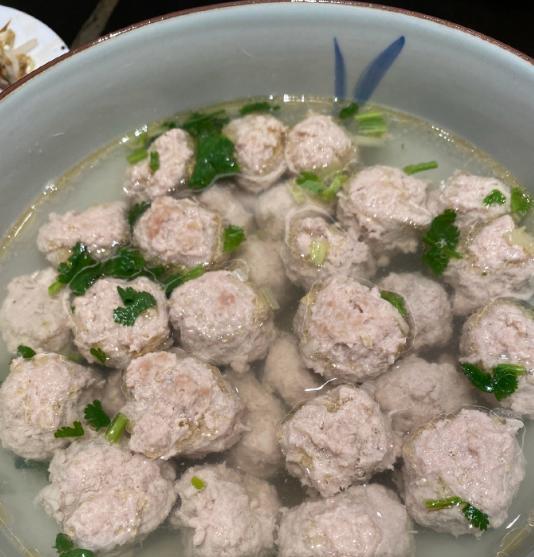 岳云鹏|岳云鹏:央视食堂尽享五菜一汤,吃蒜泥拍黄瓜后上春晚说有味相声