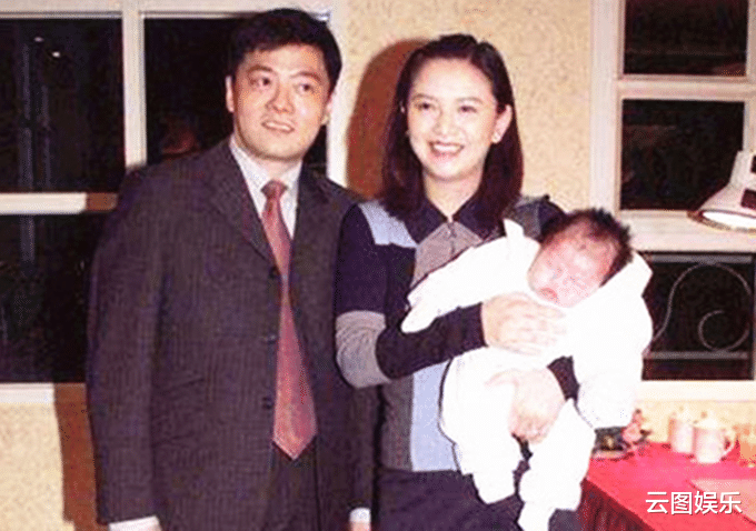 曾华倩 56岁曾华倩严重脱发！素颜购物头发稀疏，曾嫁美发用品公司老板