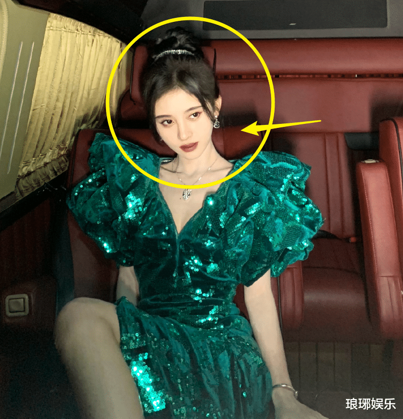 鞠婧祎|鞠婧祎被发现全身抹粉，品牌方不敢借衣服，自拍照不小心全露馅了