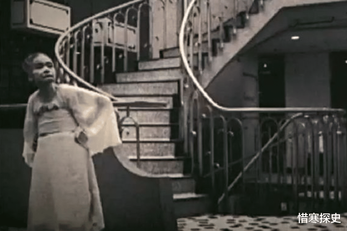 教师|日本“站街女”雪子：苦守街道50年，用白粉将自己的脸抹得雪白