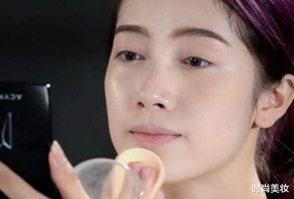 淡妆|女人再忙也要记住：出门尽量化淡妆，教你正确顺序，效果快又好看