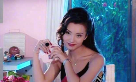 陈好|陈好庆43岁生日，穿薄纱衣喝红酒状态微醺，富豪老公疑似在身旁