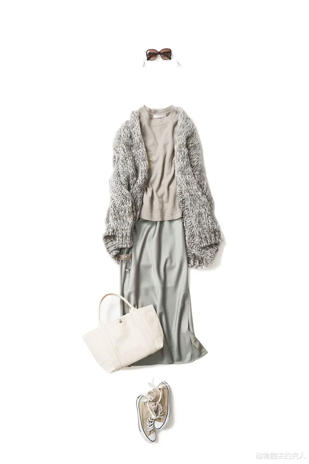 动物园主的夫人 日本博主街拍汇总 冬季大衣里面怎么穿