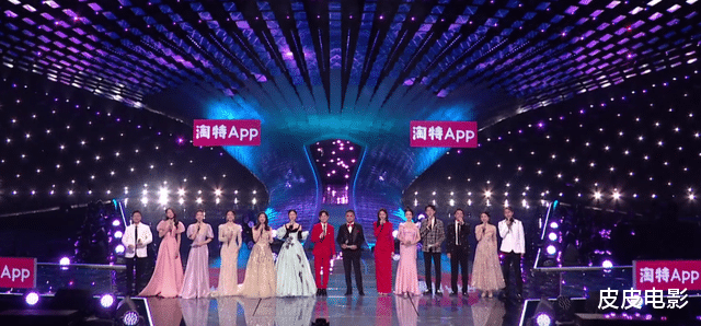 跨年晚会|跨年晚会让人不省心，湖南台主持人接不住词，江苏台一只手误入画