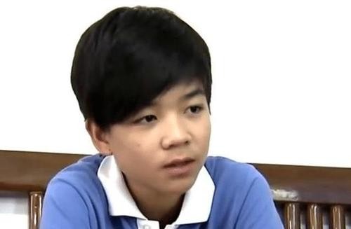 易虎臣|还记得《变形计》的易虎臣吗？骗粉丝借钱不还，妹妹为他辍学还债