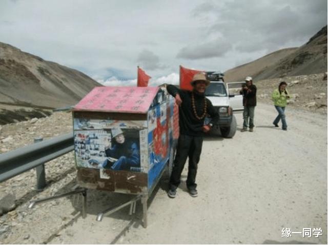 缘一同学 那个推着房车走30万公里路,35年没回家的少年,结果如何?