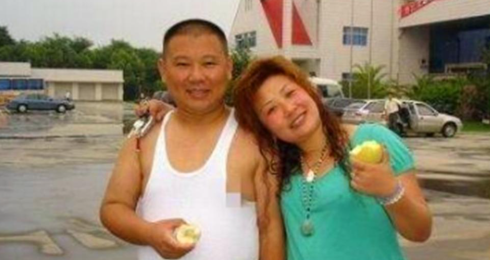 郭德纲|郭德纲背后的女人，手握德云社99%股份，为何王惠更受徒弟们喜爱