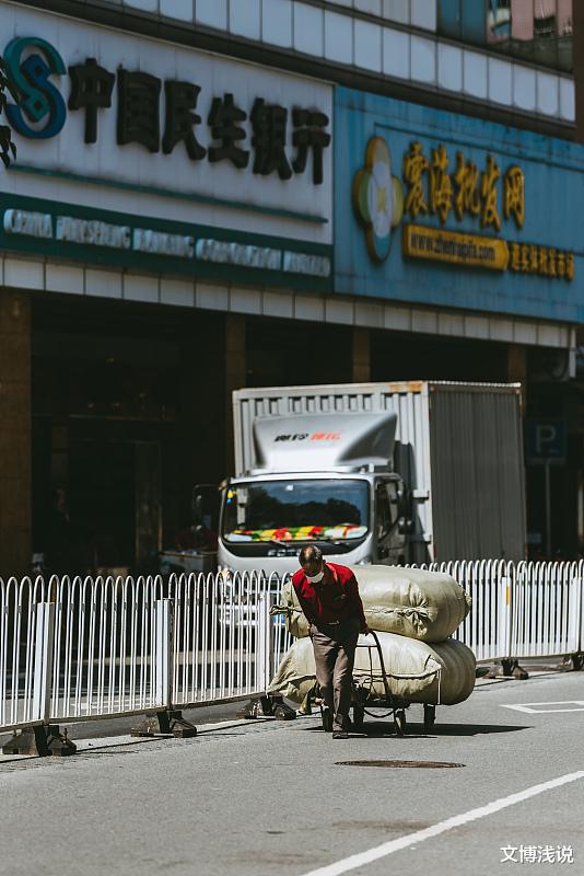 文博浅说|我该怎么办呢？老婆跟情人跑了，45岁的男人就这样颓废了，可惜！