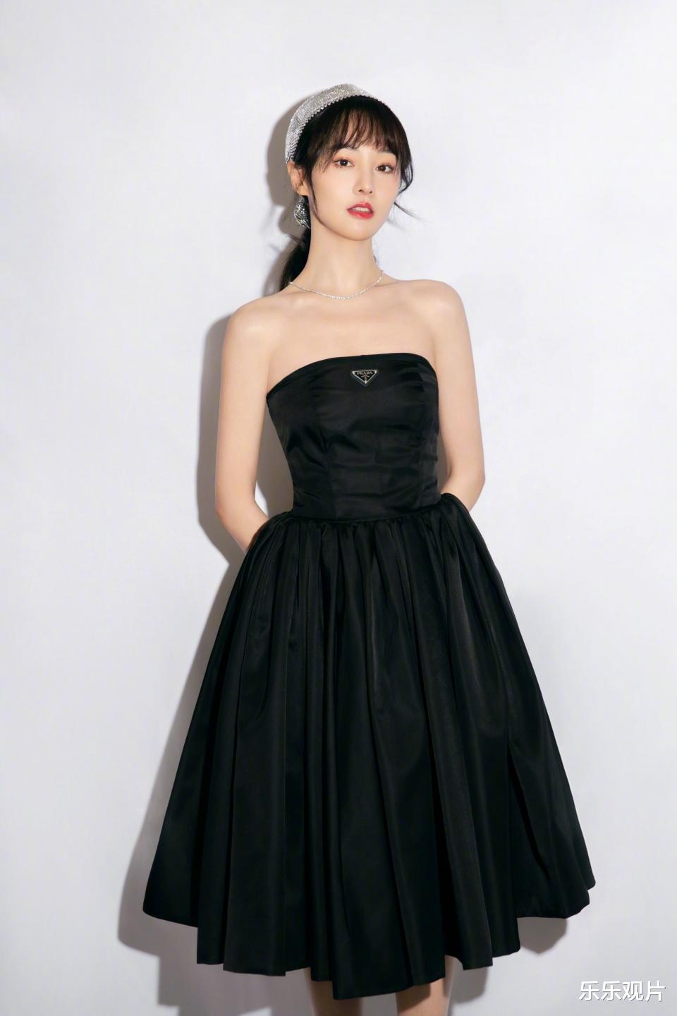 郑爽|郑爽粉丝开始替她洗白:大批组团评论出现,想挽回郑爽形象