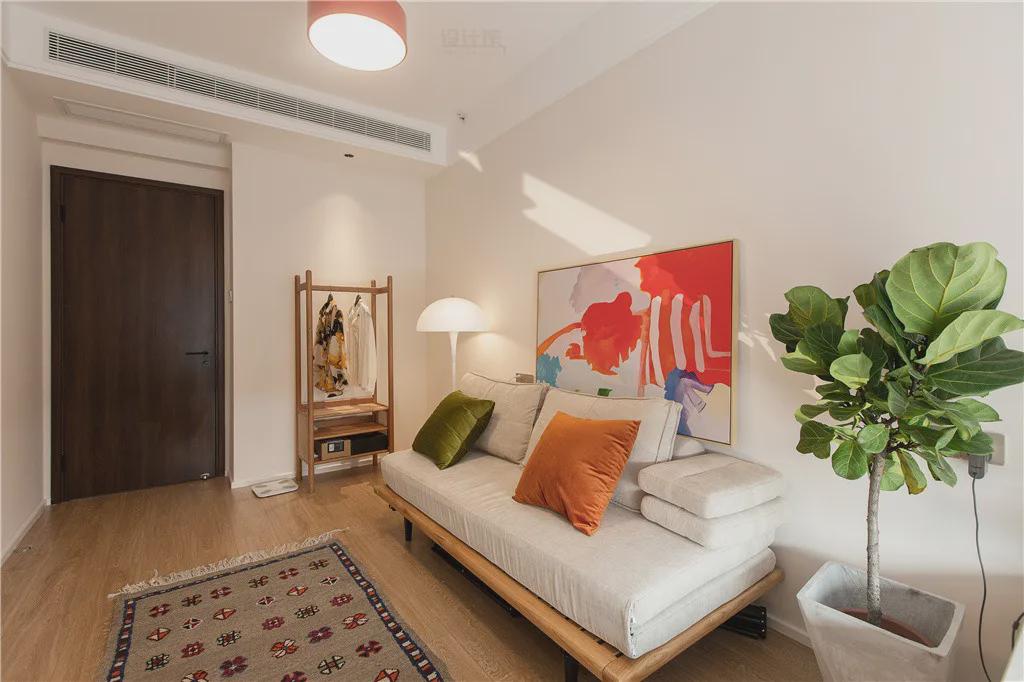 107㎡简约复古，硬装简单设计，以色彩与软装为主，效果高级独特