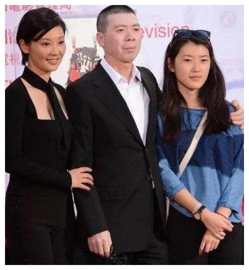 徐帆|著名演员徐帆:将冯小刚前妻女儿接回家后,而今生活状况怎样?