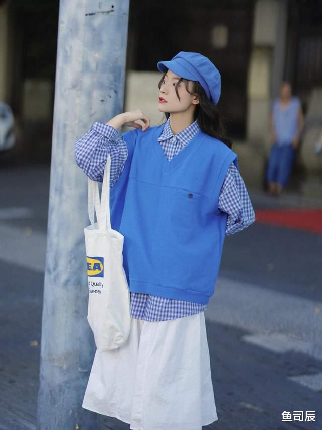 鱼司辰|适合20岁左右的女生穿,衬衫搭配半身裙,穿起来简约又有层次感