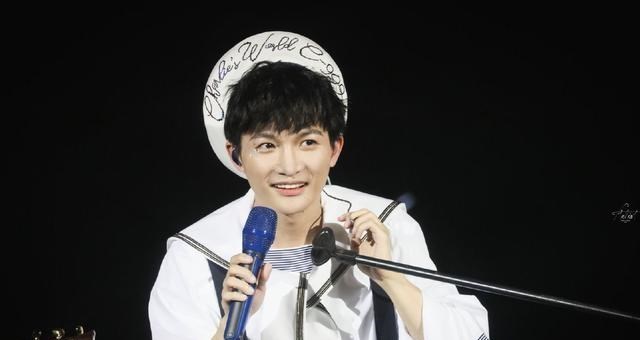 周深|周深成越来越火，那么你还记得《中国好声音》同届的总冠军吗？