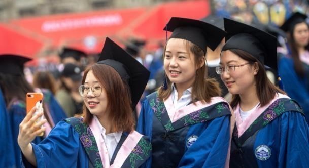 应届生|应届毕业生“集体玩失踪”，招聘会上难寻踪迹，这批学生都去哪了