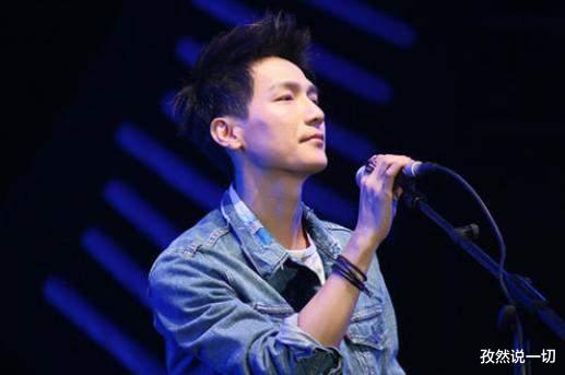 陈亚男|《追光吧》播出两期，热播榜一成绩斐然，下血本请来8个冠军哥哥