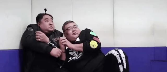 密子君|29岁网红泡泡龙去世，团队公布的“真相”受质疑，人没了还吃红利