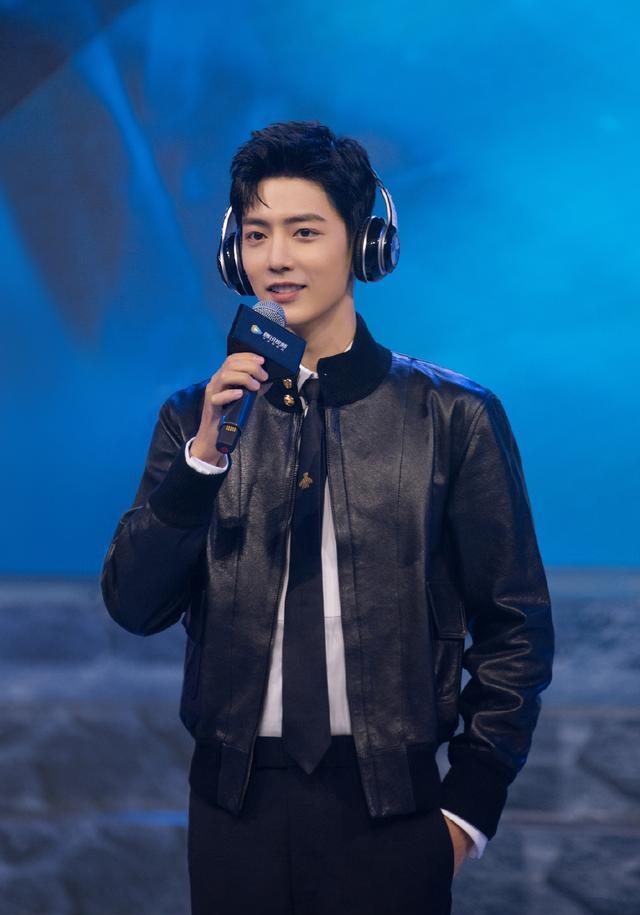 肖战|一部剧奖励一首歌曲,有演员肖战一口饭吃,就有歌手肖战一口汤喝