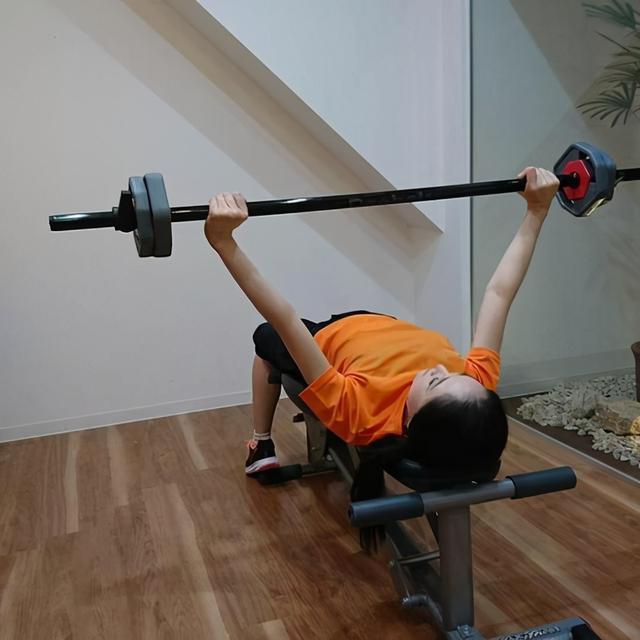 日本隊(duì)|日本53歲阿姨獲選美冠軍，被小24歲男友倒追，這身材太完美了