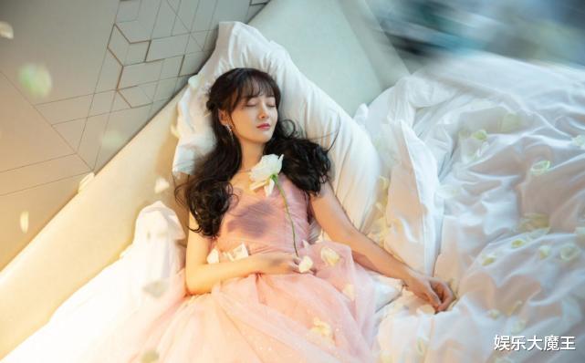 郑爽|郑爽澄清弃养后粉丝沦陷广电，要求对郑爽解除封杀并道歉，网友：别做梦了