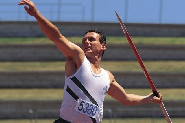 猩猩 人类这么弱，连猩猩都打不过，人类祖先是怎么活下来的？