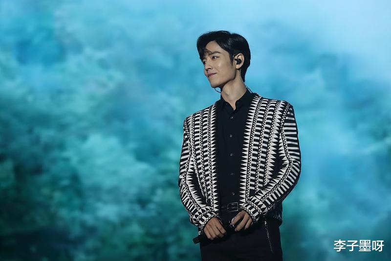 肖战|是什么让一个‘小设计师’肖战，成为可以说90后当代当红小生中最红的。