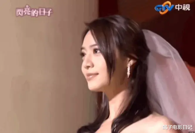 杨幂|吊打25岁的杨幂，因丑闻被迫隐退，嫁富豪当阔太的她是何方神圣？