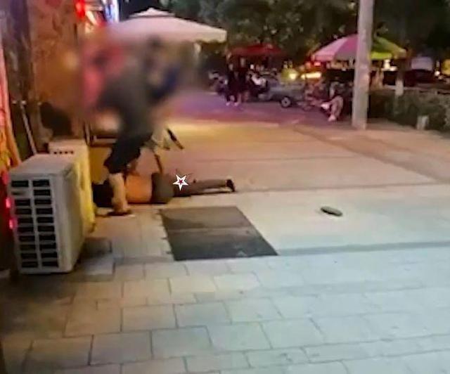 山东省 过分！山东：2男子当街打人致死，知情人称：有一个是医生！