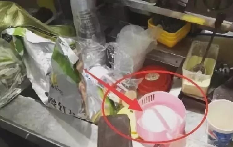 沙发椅|厨房一旦出现这两种情况要注意了，家人运势要遭殃