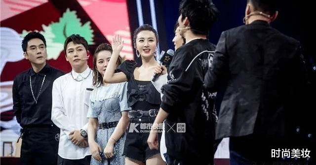 时尚美妆|薇娅\"懒人伞\"一夜走红,39度出门不怕晒,网友:出门又轻又方便!