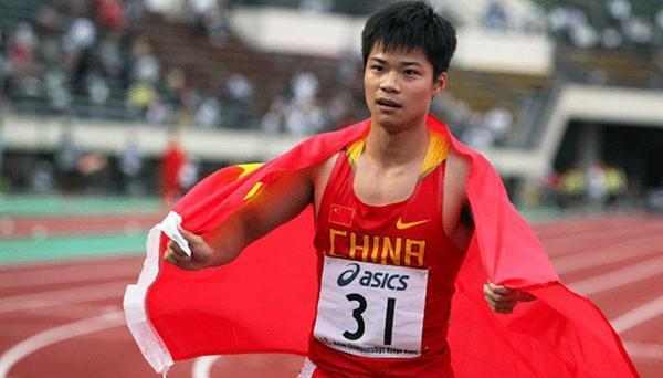 长脖子爸比说|“中国飞人”苏炳添：因表哥爱上跑步，用自律和坚持创造辉煌