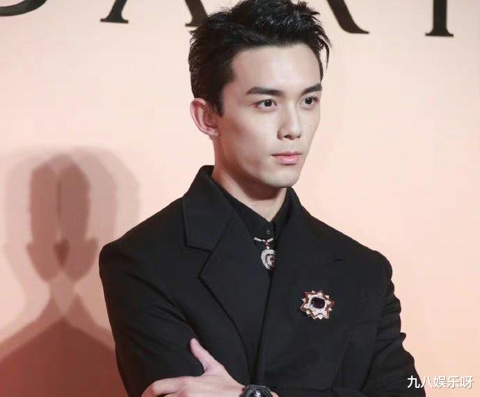 迪丽热巴|男艺人生图证明自律性，迪丽热巴成人生赢家，几百亿粉丝集体羡慕