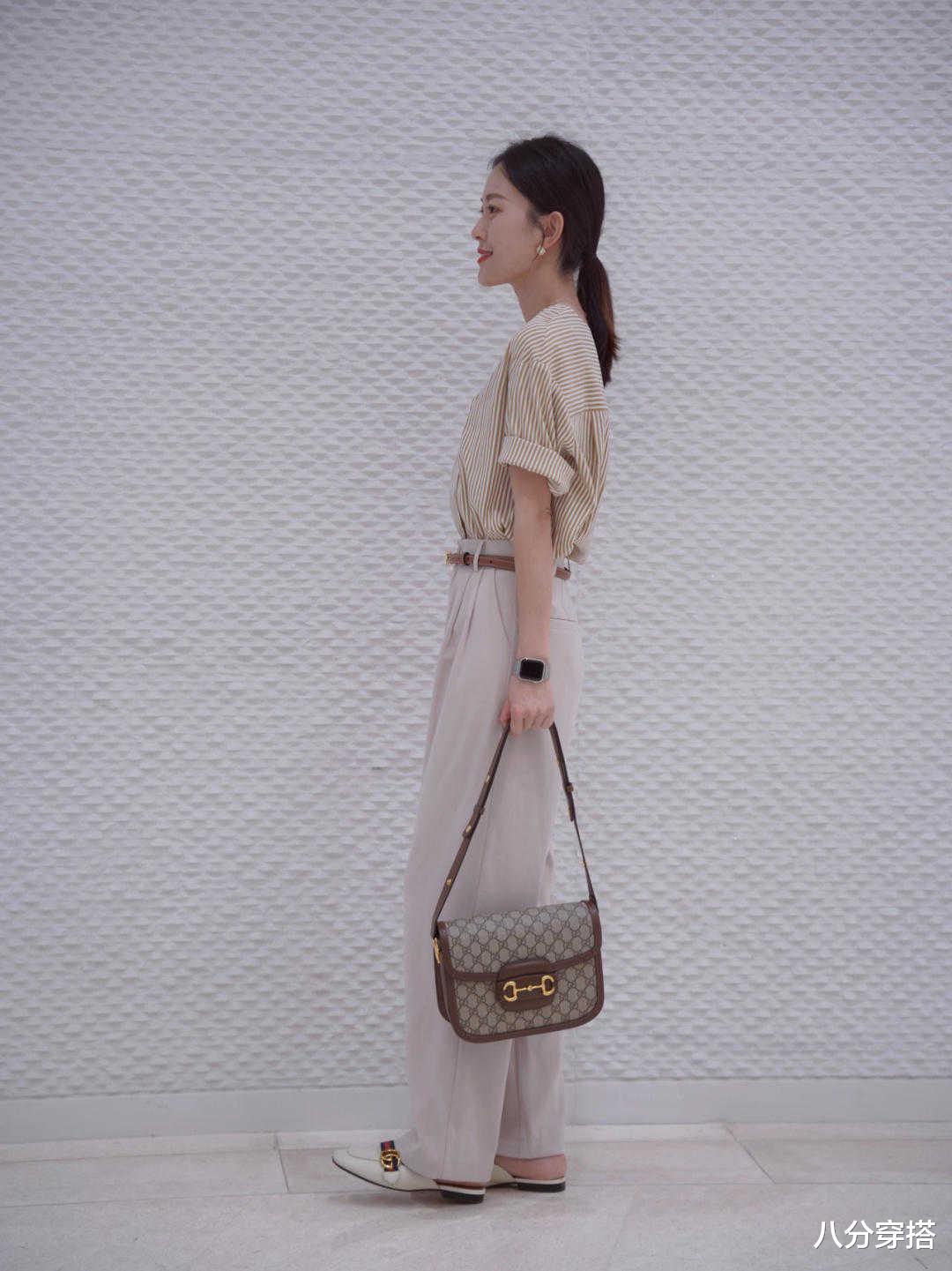 八分穿搭|秋天，衬衫的“高级穿法”是这样的，搭配西裤知性干练，洒脱利落