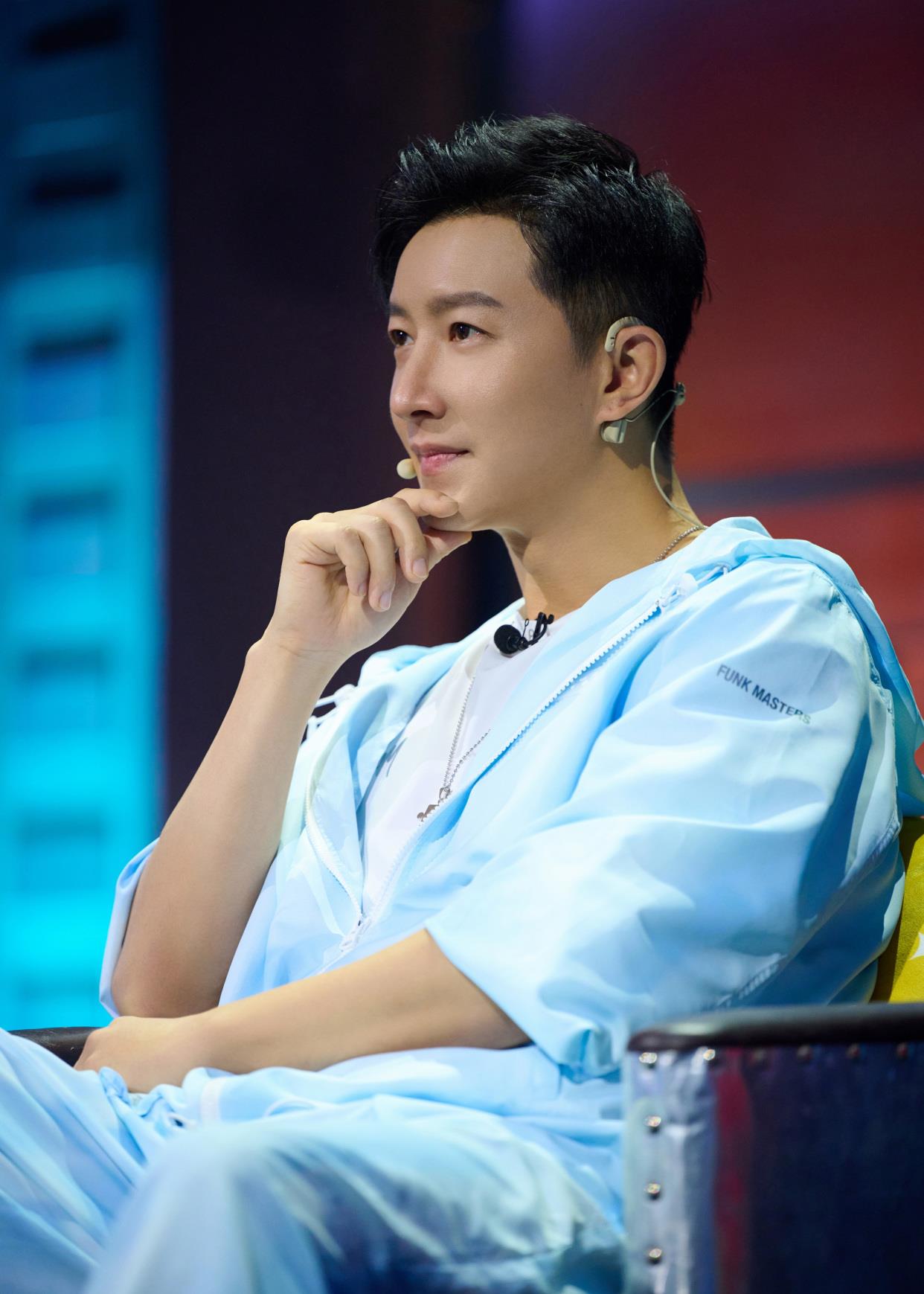 韩庚|上一季队长滑铁卢？张艺兴大比分败给韩庚，王一博没比完就认输