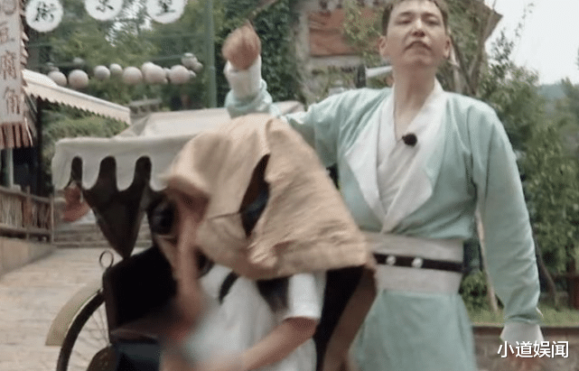 关晓彤|德云社更新节目单，王九龙或被暂停演出，张九龄因祸得福