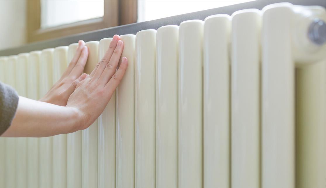 虽然空调能取暖，但是能装暖气还是尽量装暖气，真的不是多此一举