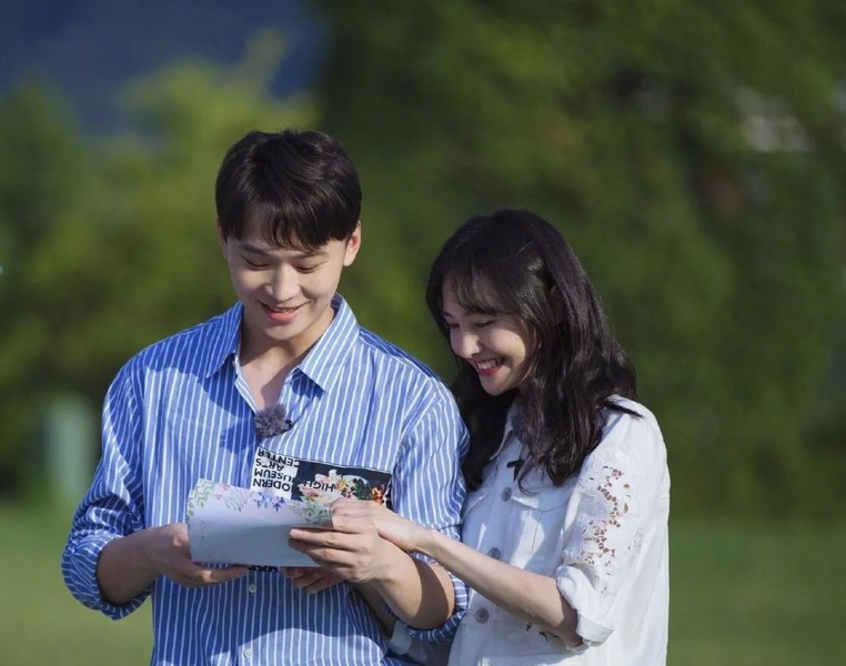 华晨宇|张恒分享宝宝爬行视频，网传郑爽已同意孩子回国，但有附加条件