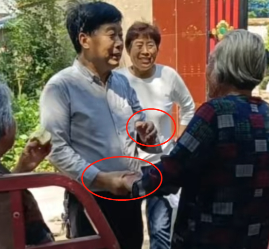 哲学筱筱|开庭在即，郭爸带着“慰问品”下乡送温暖，其意为何？