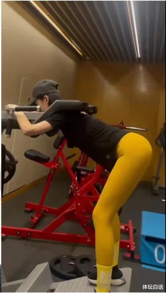 王皓|王皓夫妇变化大！王皓瘦身成功帅气逼人，娇妻爱上撸铁身材火辣