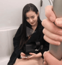 歪骆驼|论男生一定要准备两个手机的重要性，这是重点，但前提你得有女朋友